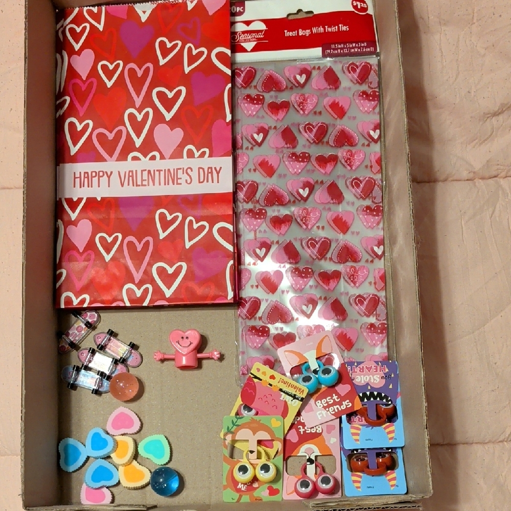 Valentine's Day Heart Treat Bags & Stickers Set